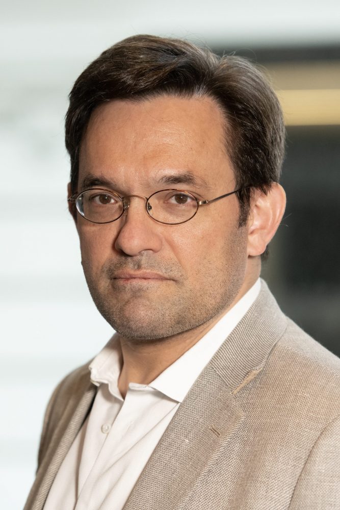Portrait of Alex Schekochihin