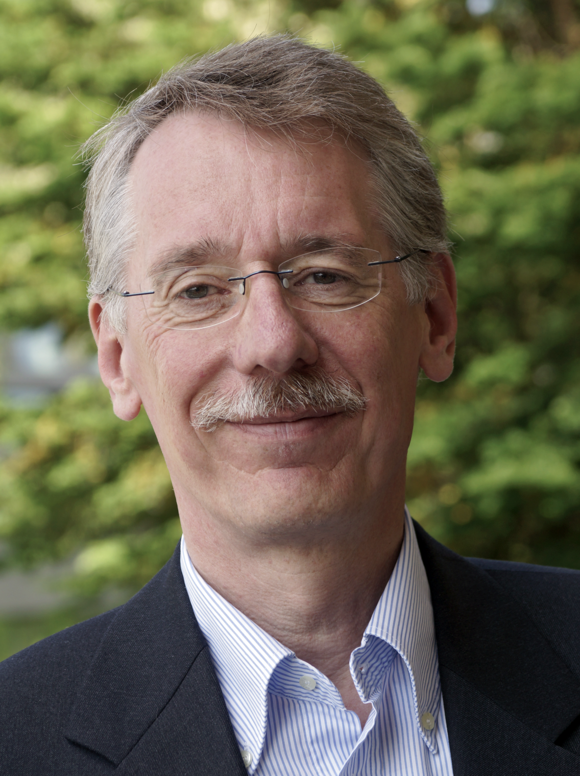 Headshot of Investigator Stefan Heinemann.