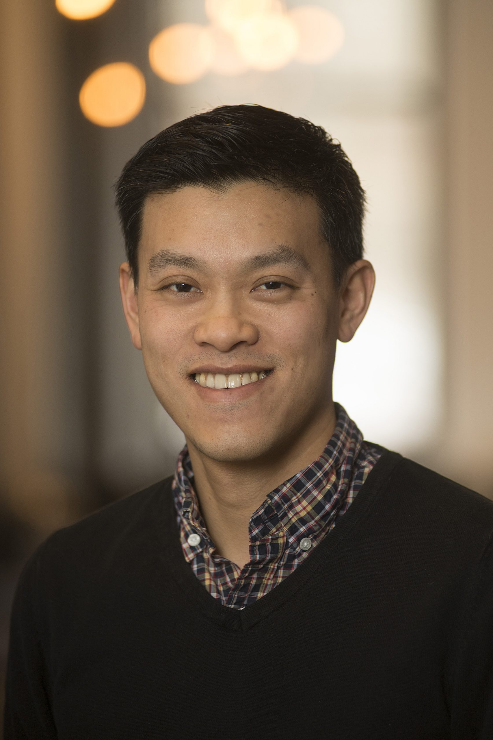 Headshot of Aaron Wong, the vice president of informatics for the Simons Foundation.