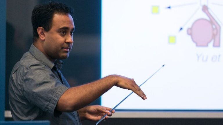 Surya Ganguli of Stanford University gives a talk on a theory of single-trial, high dimensional neural data analysis