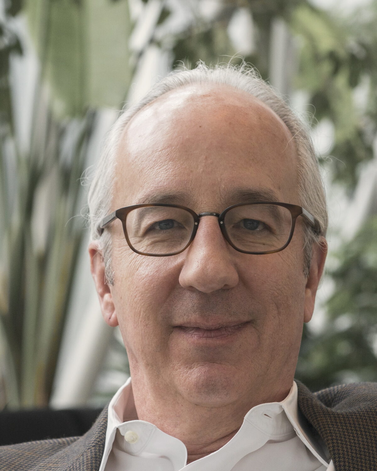 Portrait photo of Jeffrey Harvey