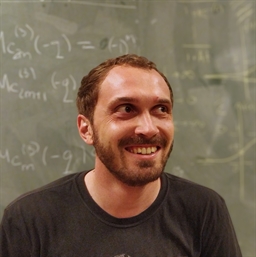 Portrait photo of Alex Ratu