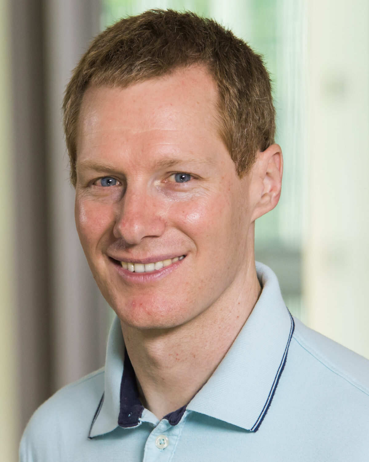 Portrait photo of Andrej Kosmrlj