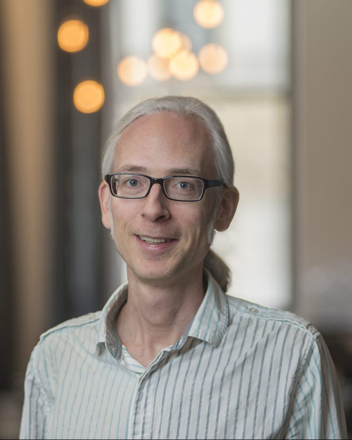 Portrait photo of Alex Barnett