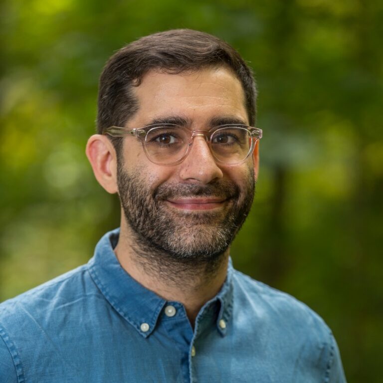 A portrait photo of Solon Barocas.