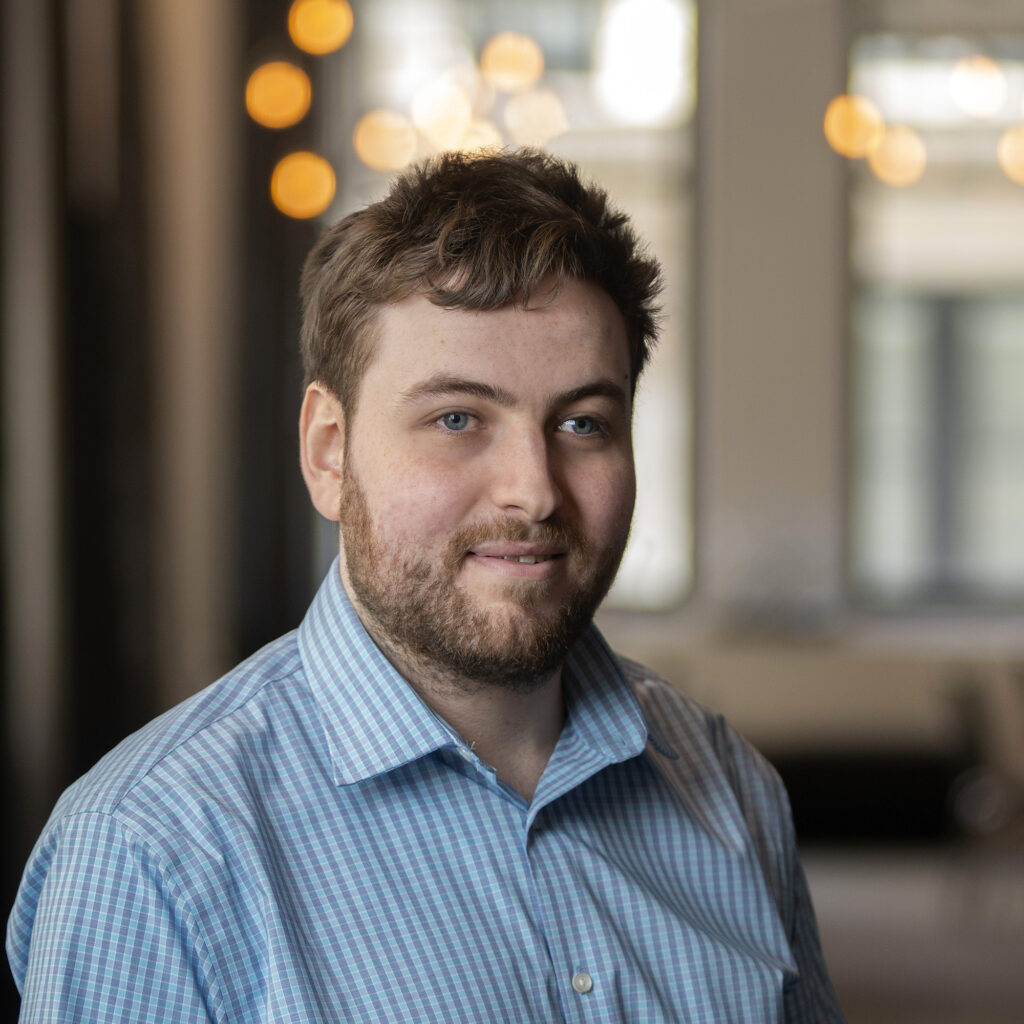 Portrait photo of Alex Chavkin