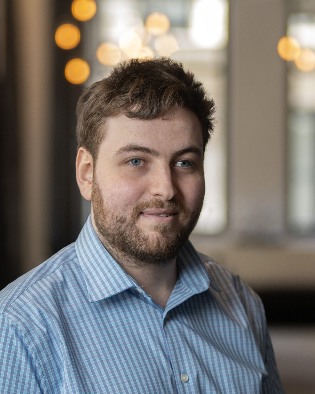 Portrait photo of Alex Chavkin