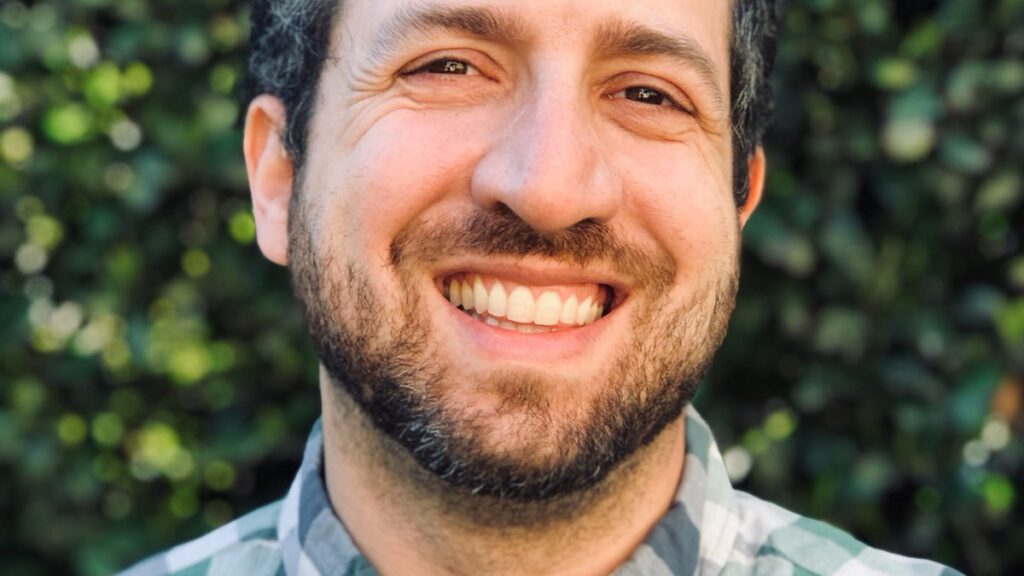 Portrait photo of Raphael Cohn