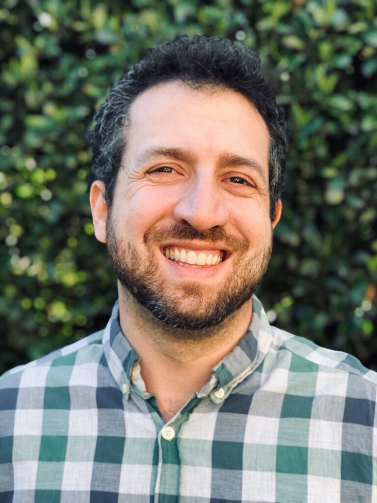 Portrait photo of Raphael Cohn