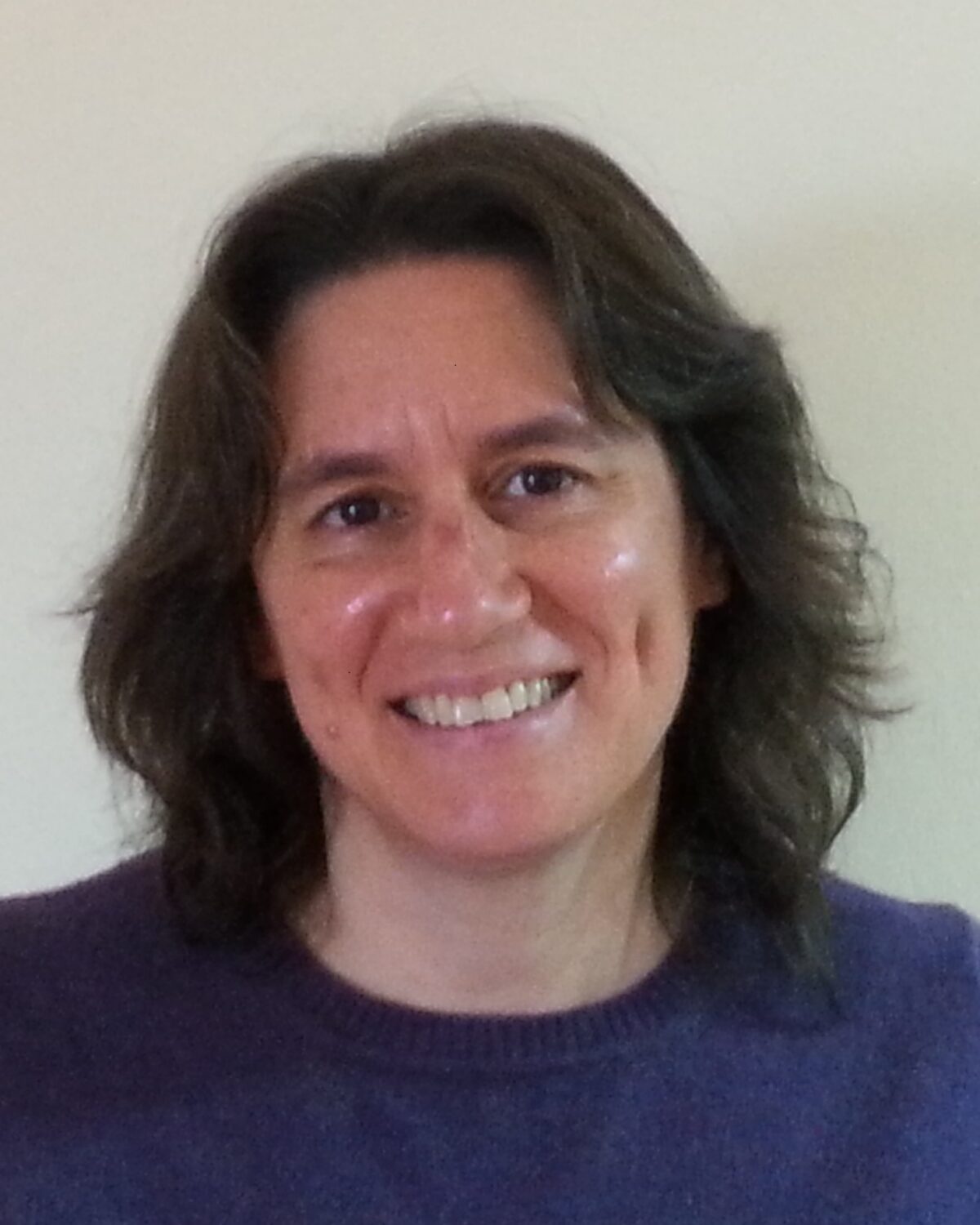 Portrait photo of Debbie Lindell