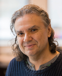 Portrait photo of Alex Eskin