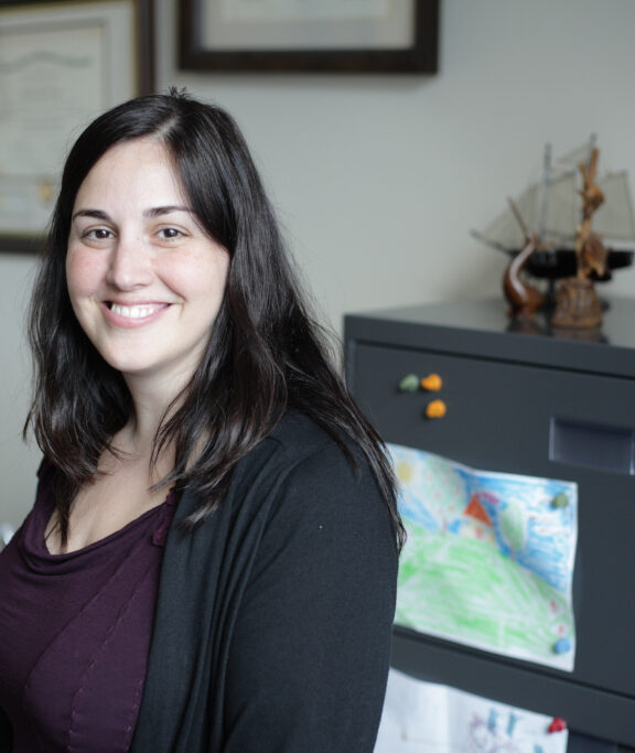 Headshot of SFARI Investigator Evdokia Anagnostou.