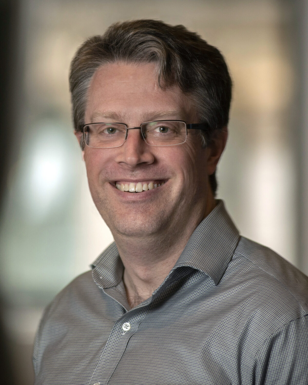 A portrait photo of Will Farr.