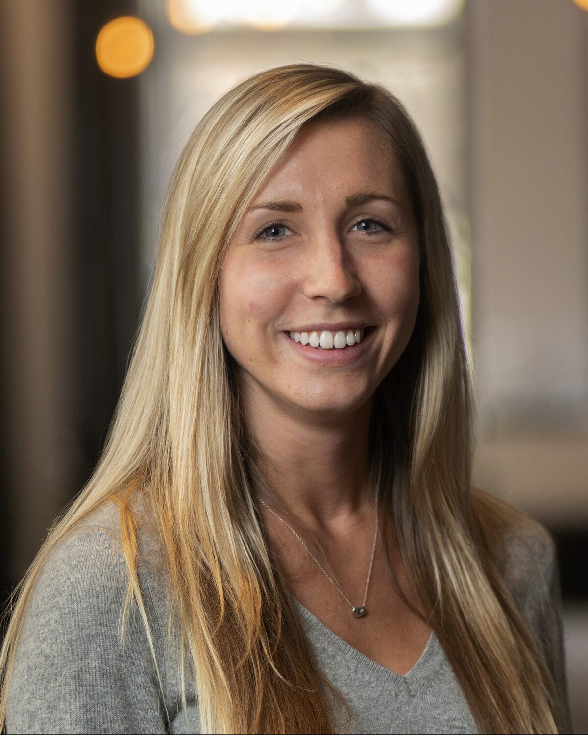Portrait photo of Claudia Skok Gibbs