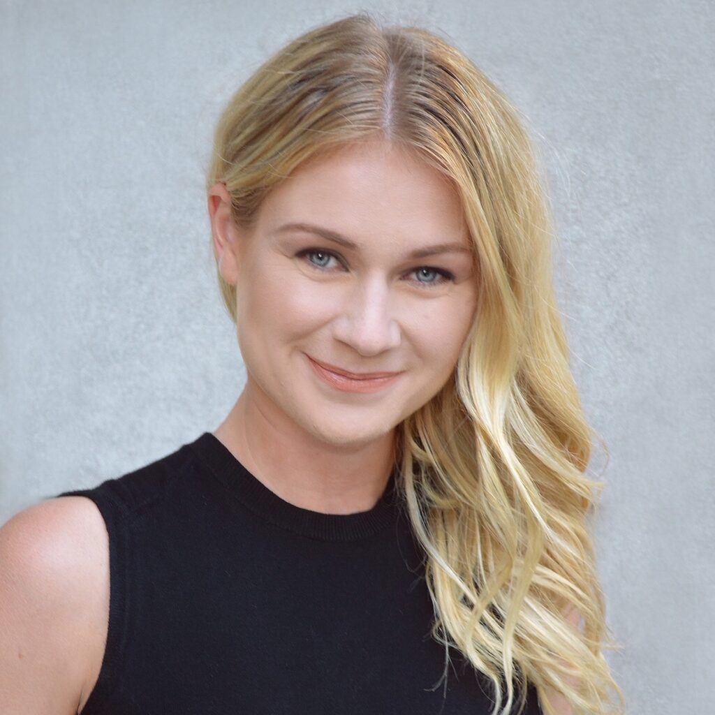 Sarah Pearson Headshot