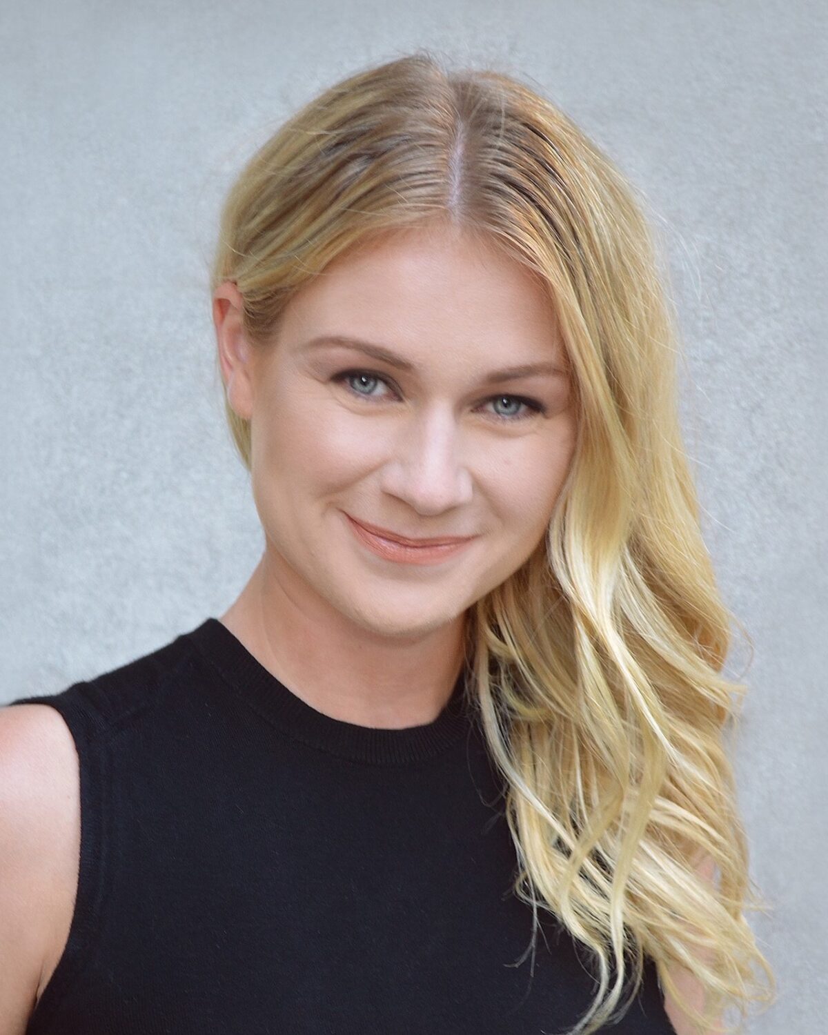 Sarah Pearson Headshot