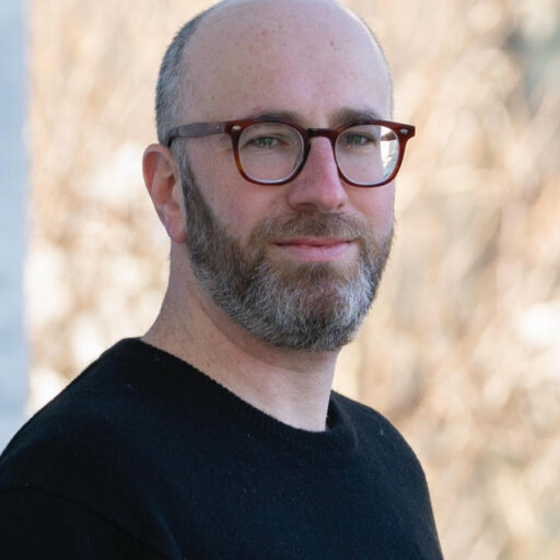 Daniel Hochbaum headshot.