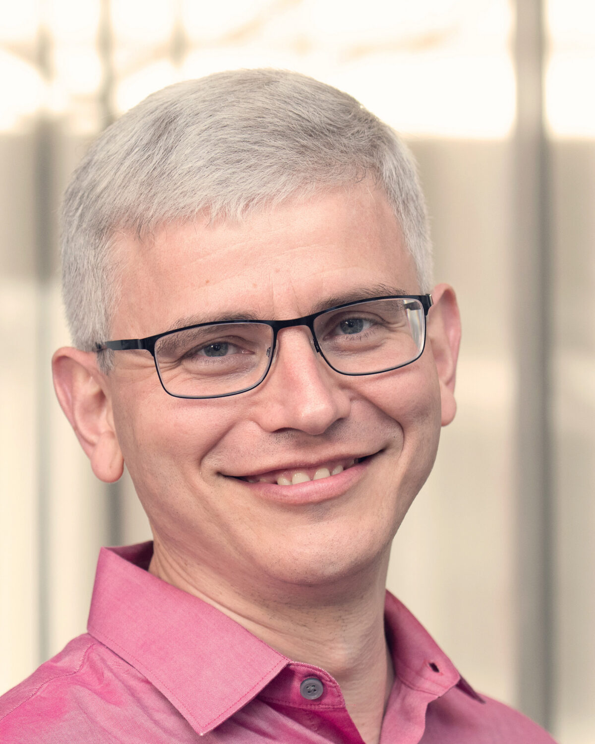 A portrait photo of Ilya Nemenman.
