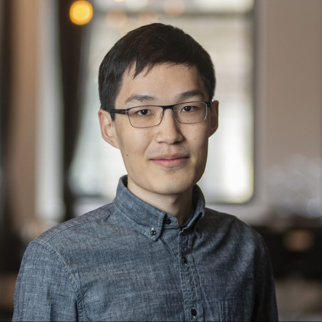 Portrait photo of Leroy Jia