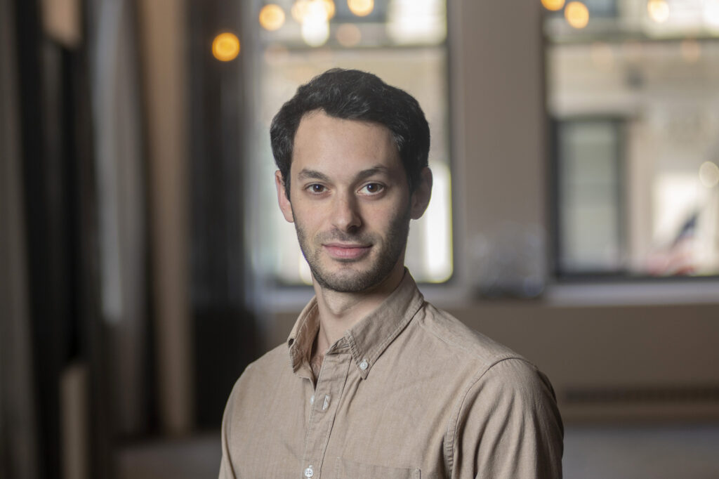 Portrait photo of Jason Kaye