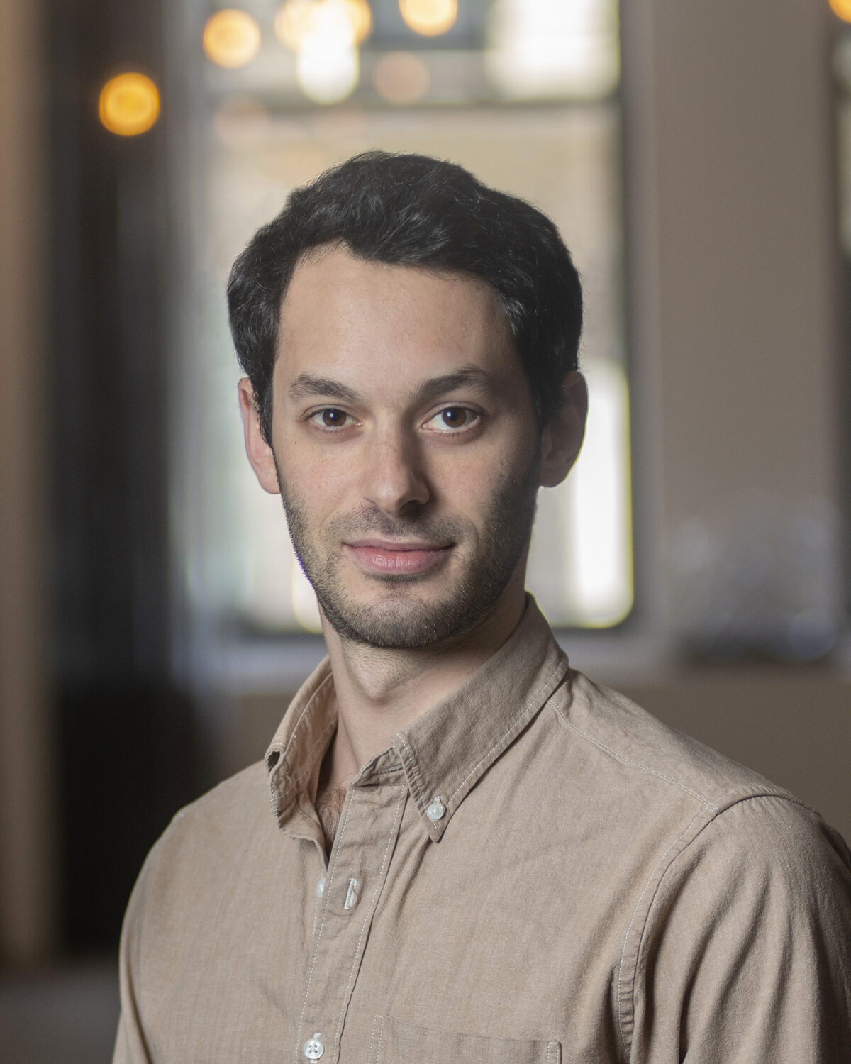 Portrait photo of Jason Kaye