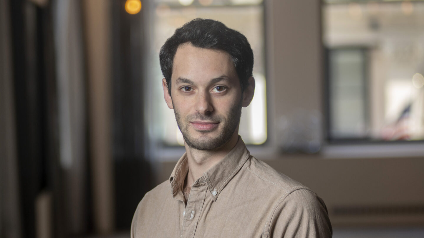 Portrait photo of Jason Kaye