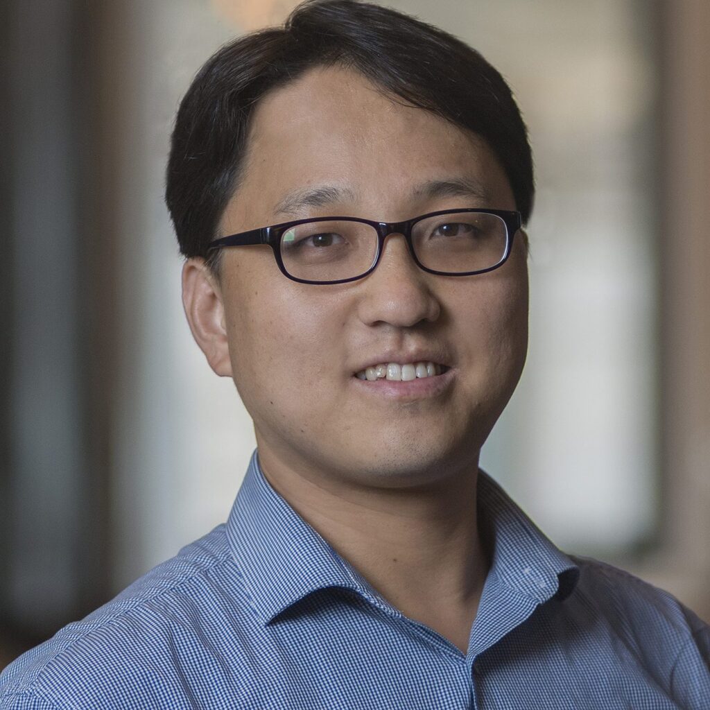 Portrait photo of Chang-Goo Kim