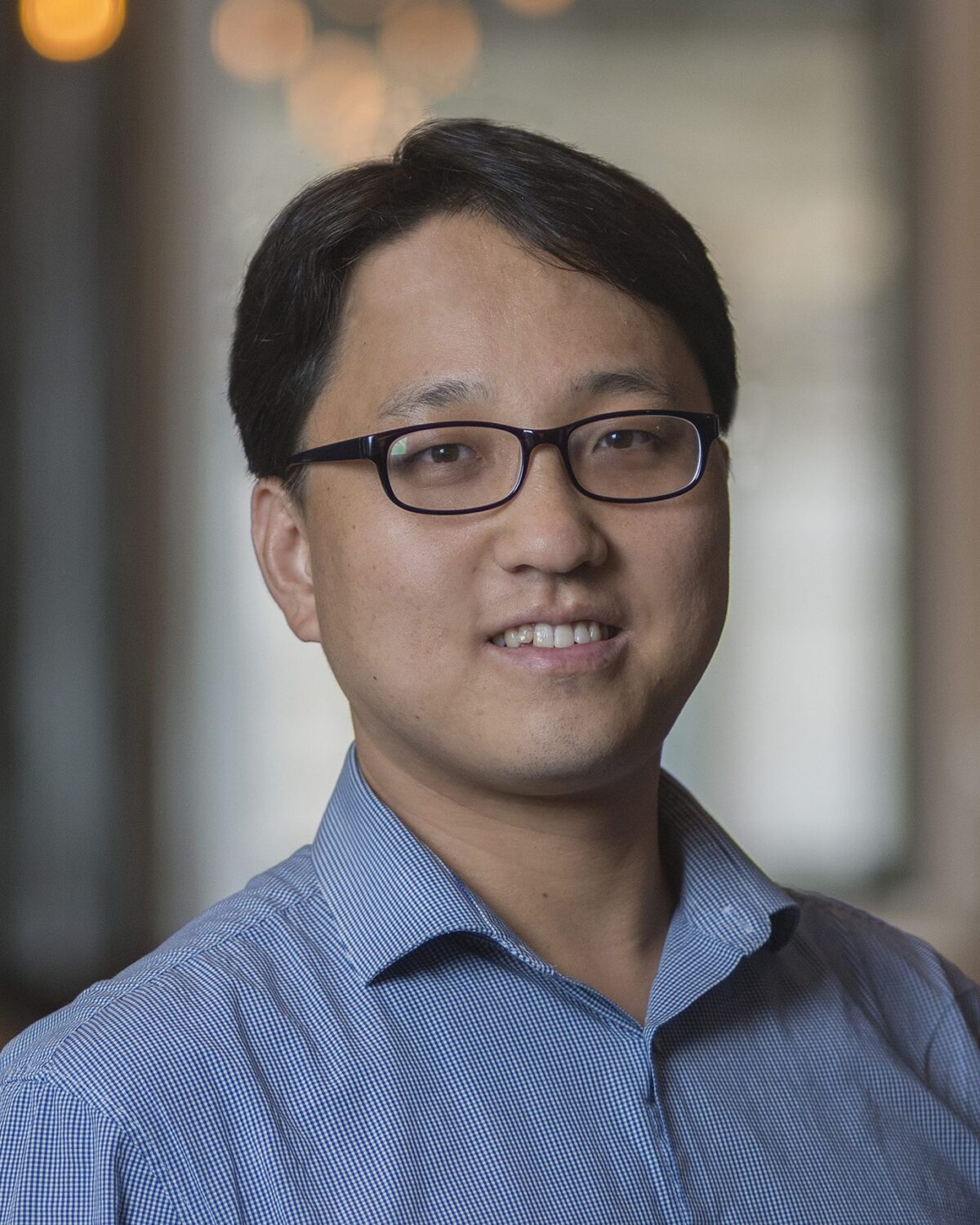 Portrait photo of Chang-Goo Kim