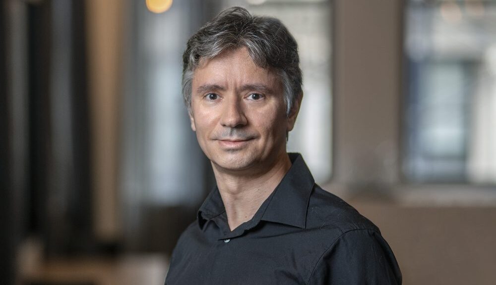 A portrait photo of Géraud Krawezik.