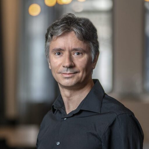 A portrait photo of Géraud Krawezik.