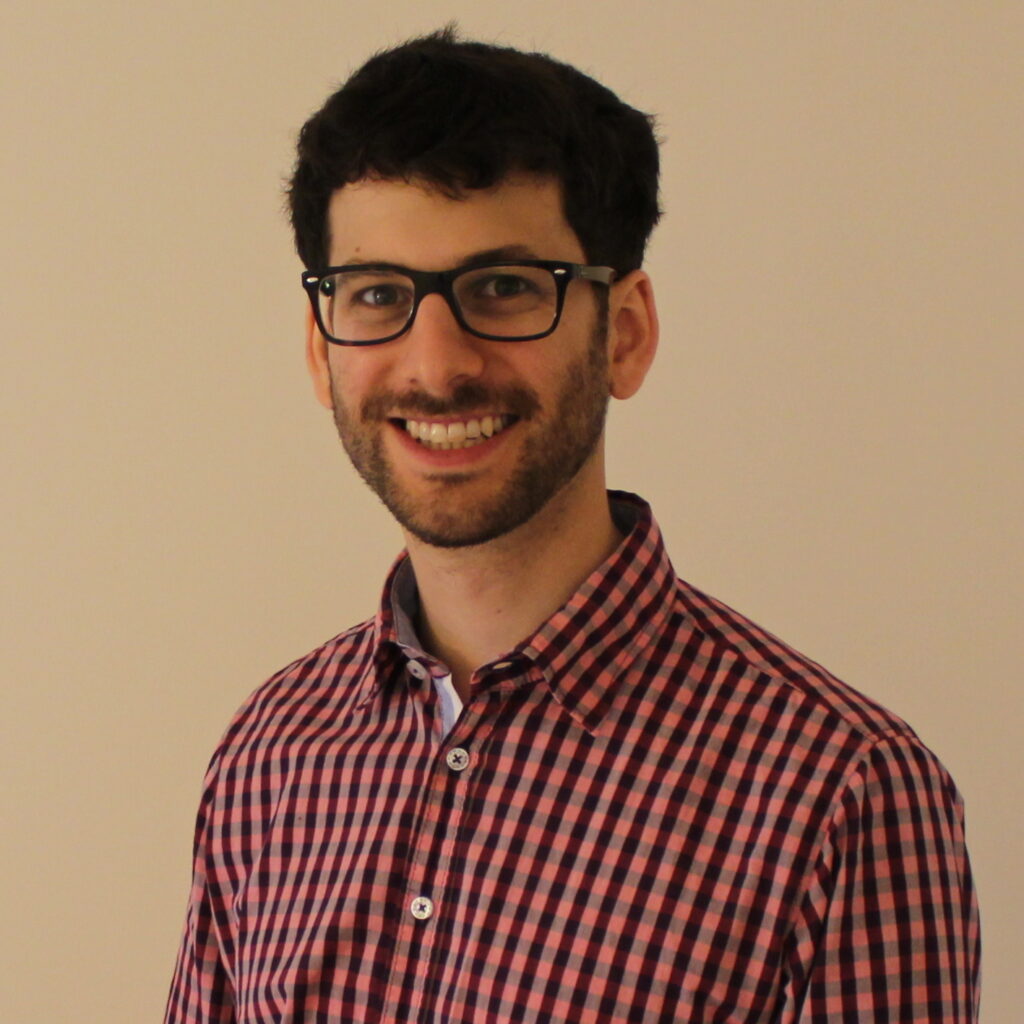 Portrait photo of Andrew Leifer