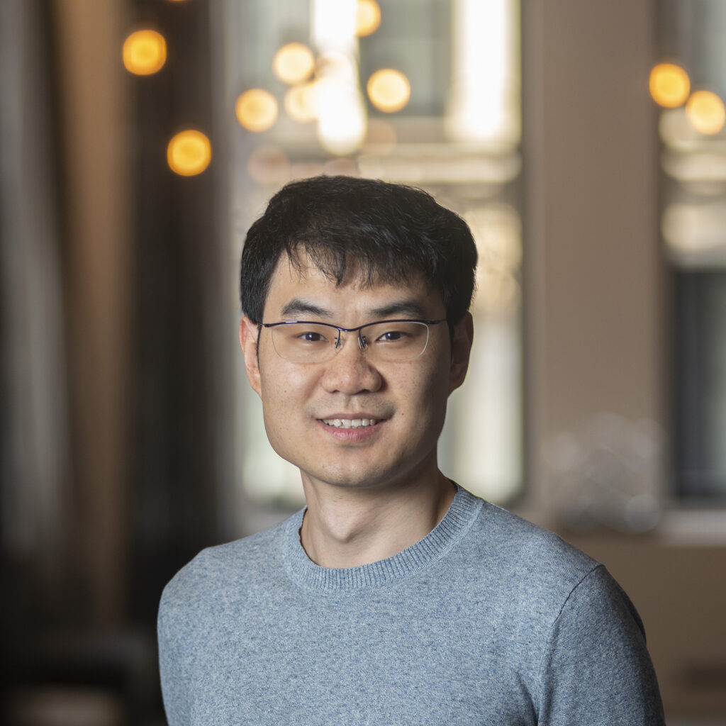 Portrait photo of Yin Li