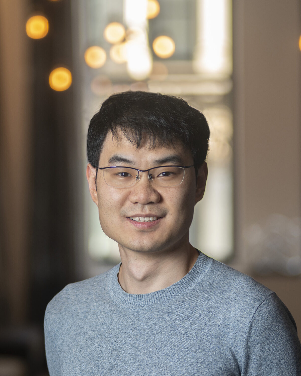Portrait photo of Yin Li