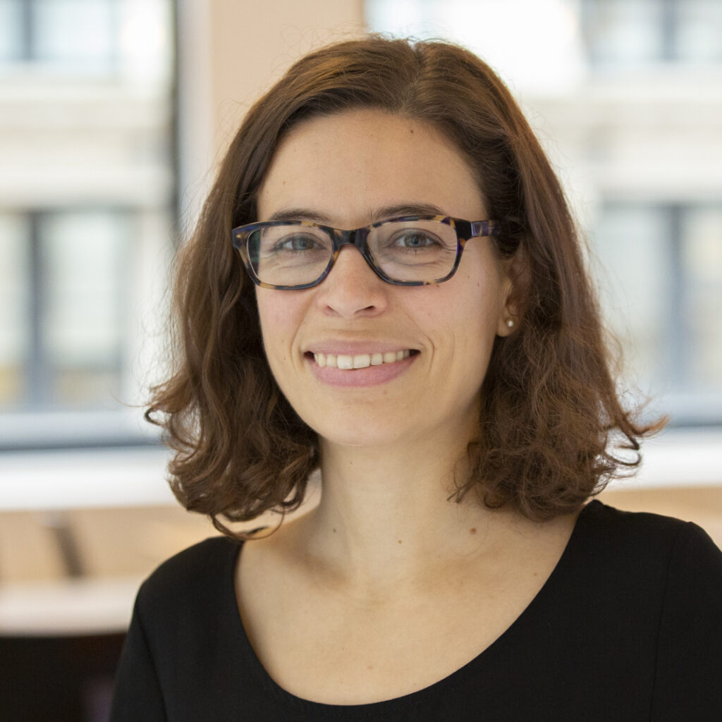 Portrait photo of Mariana Cardoso