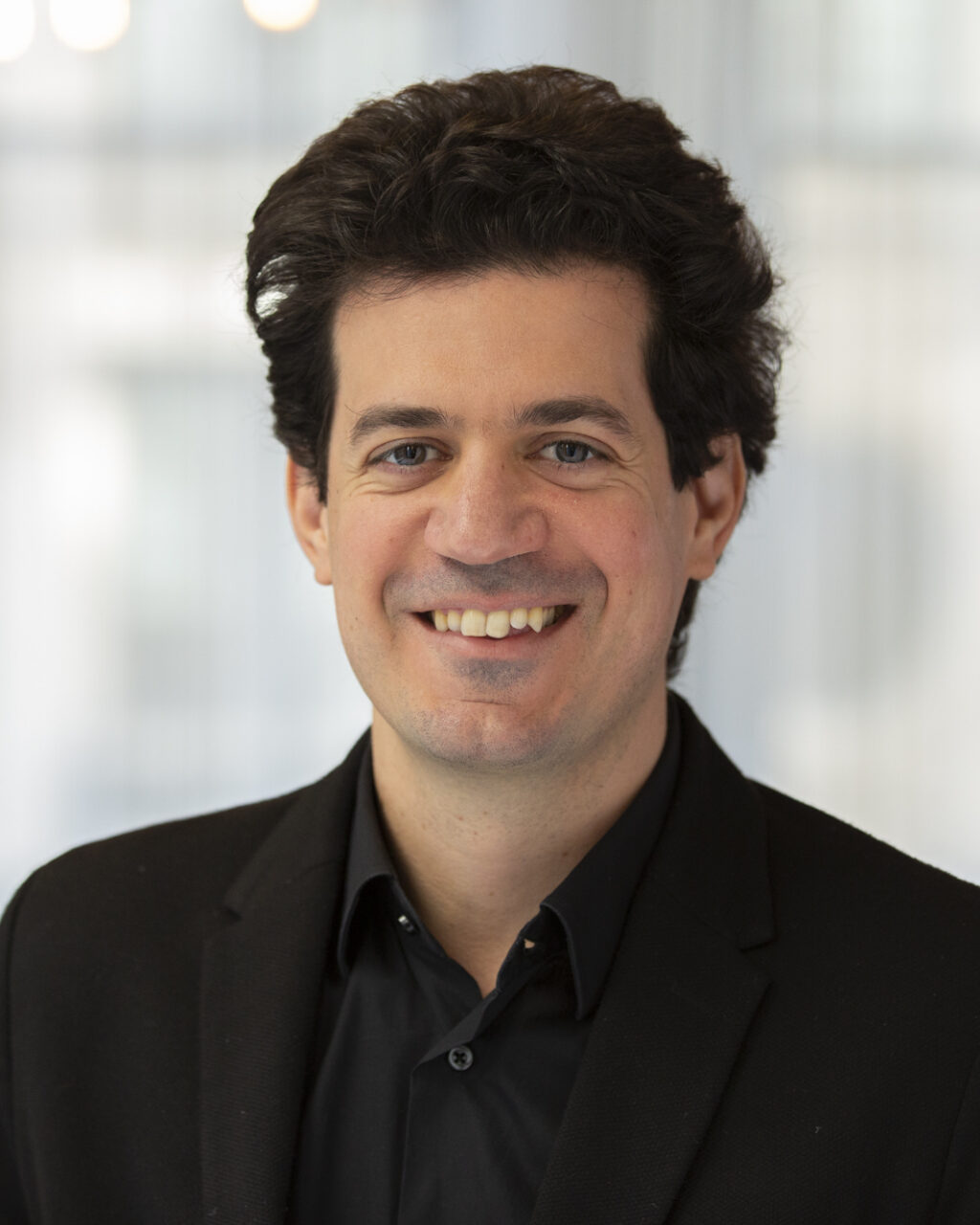 Portrait photo of Constantinos Daskalakis