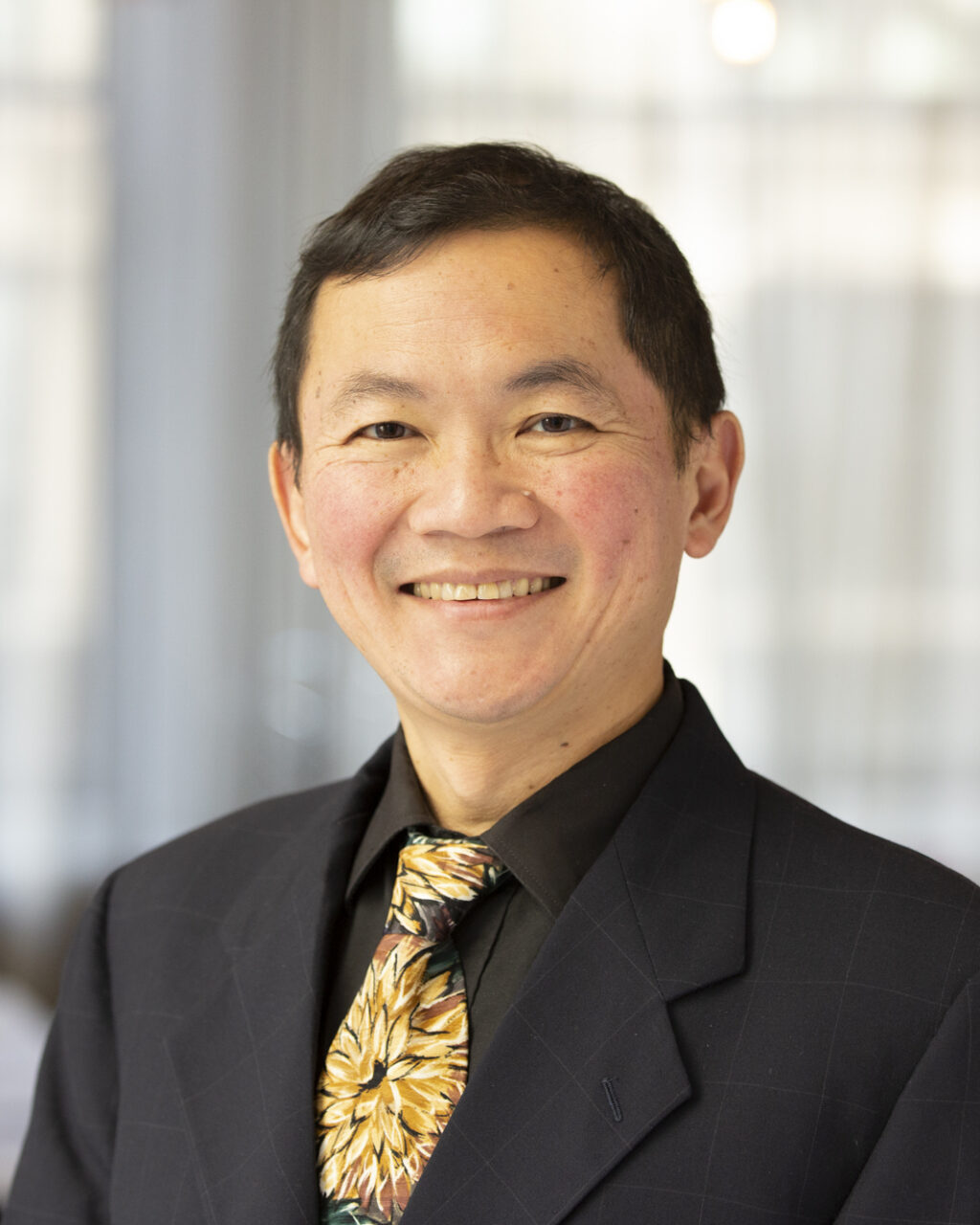 Portrait photo of Ue-Li Pen