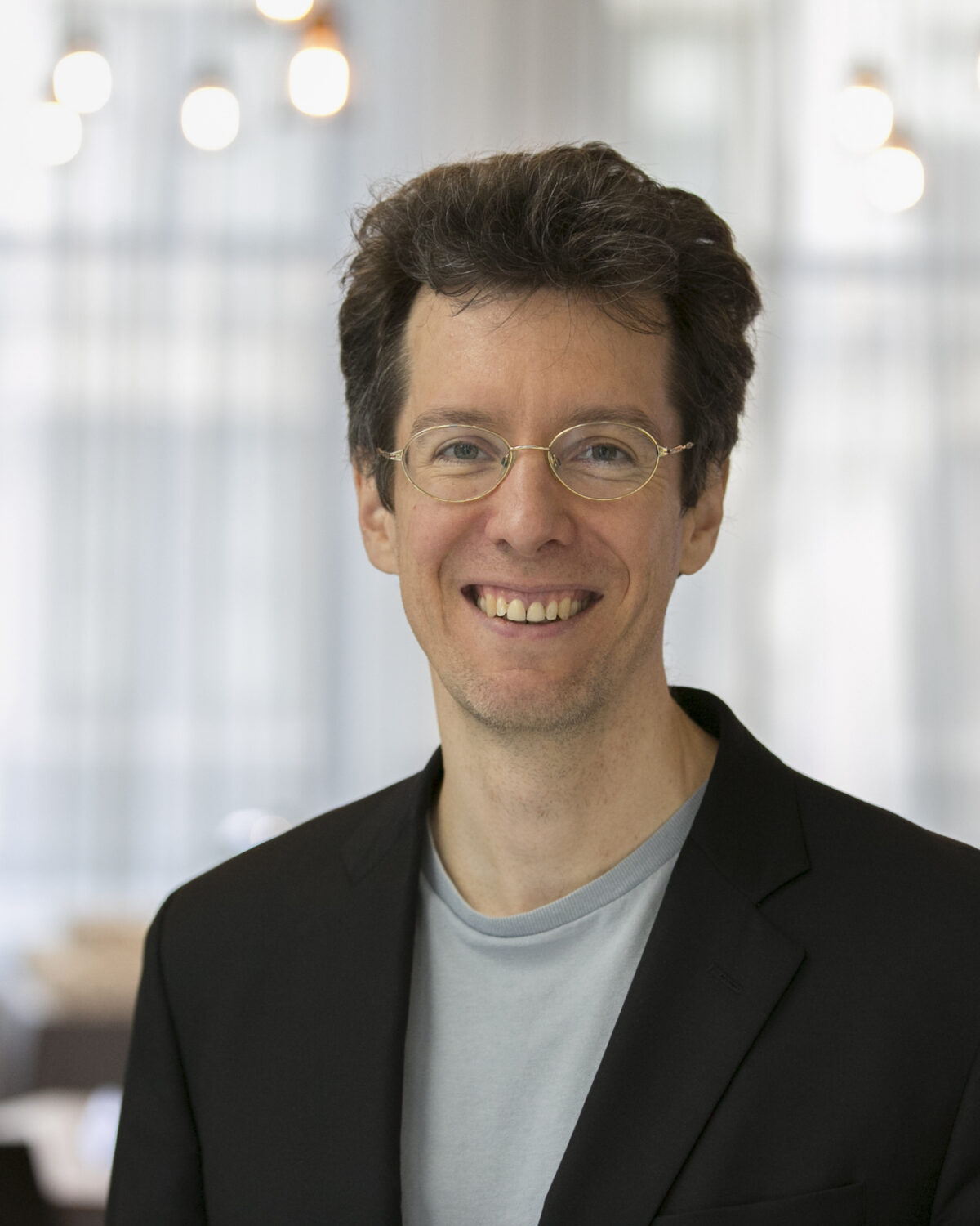 Portrait photo of Steven Gubser