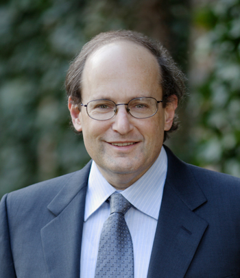 Portrait photo of Paul Steinhardt