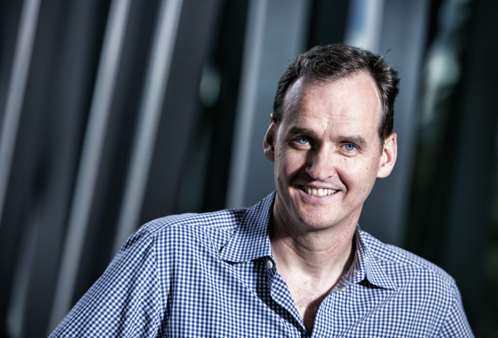 Portrait photo of Peter Bartlett