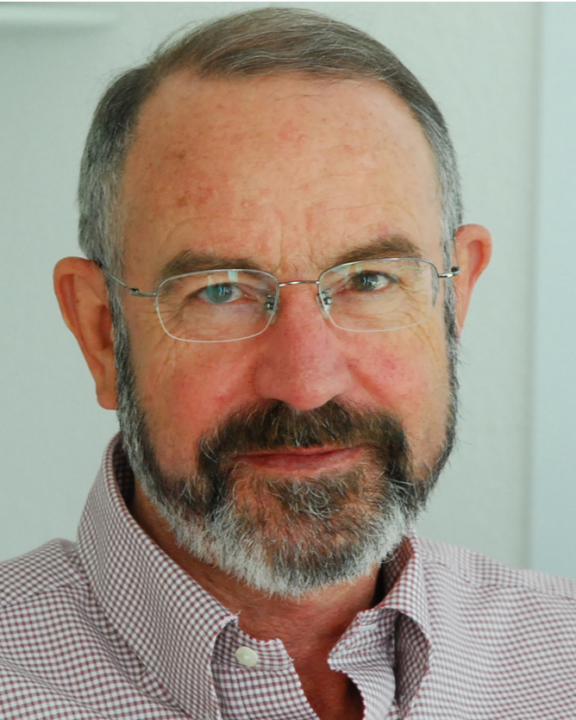Portrait photo of Roger Summons
