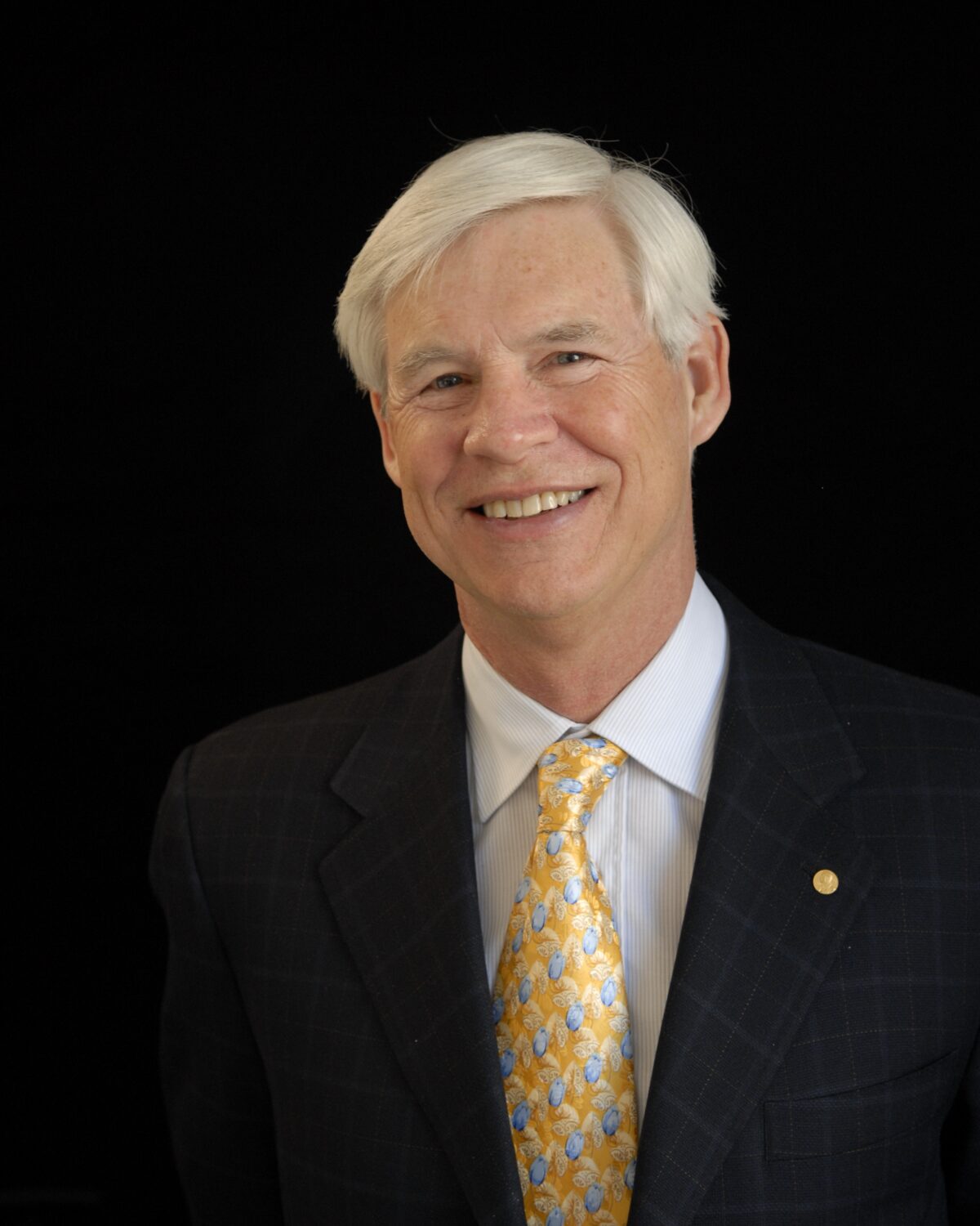 A portrait photo of Robert F. Engle.