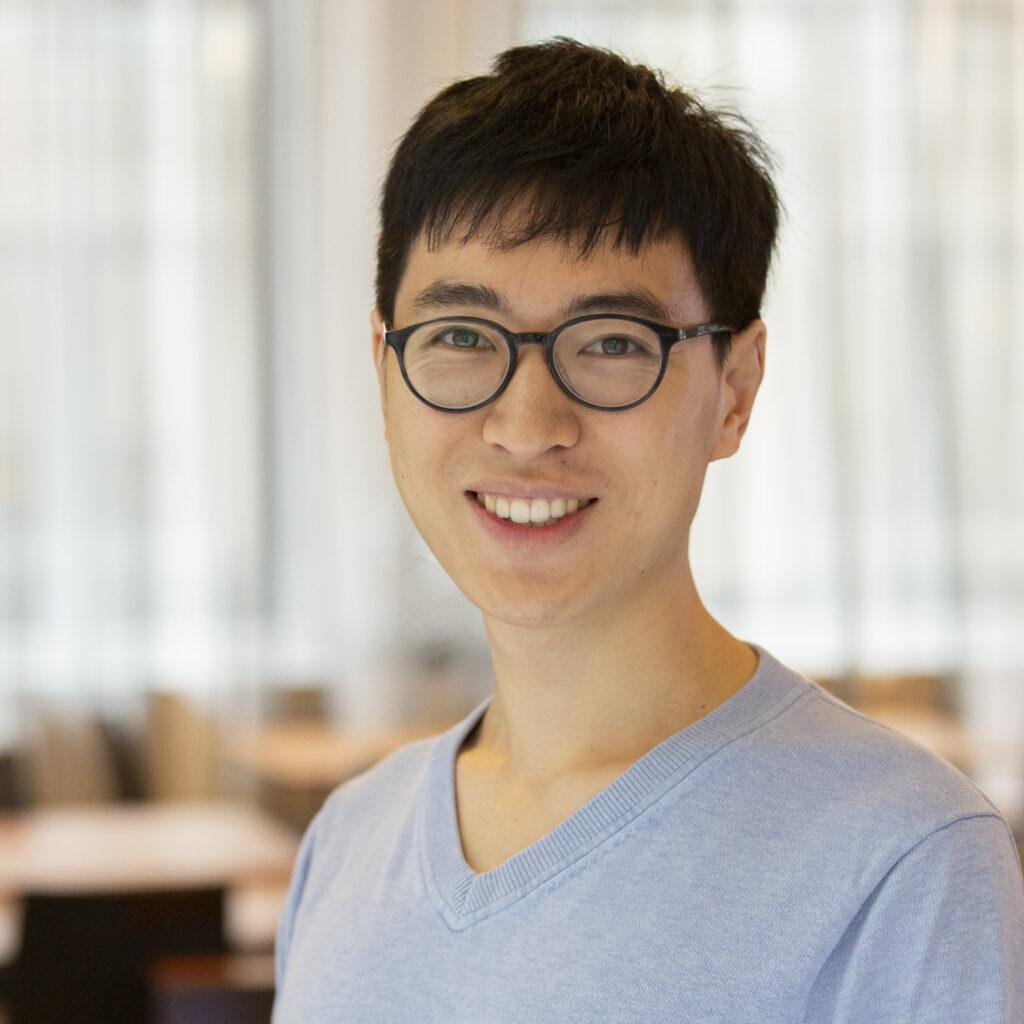 Portrait photo of Robert Guangyu Yang