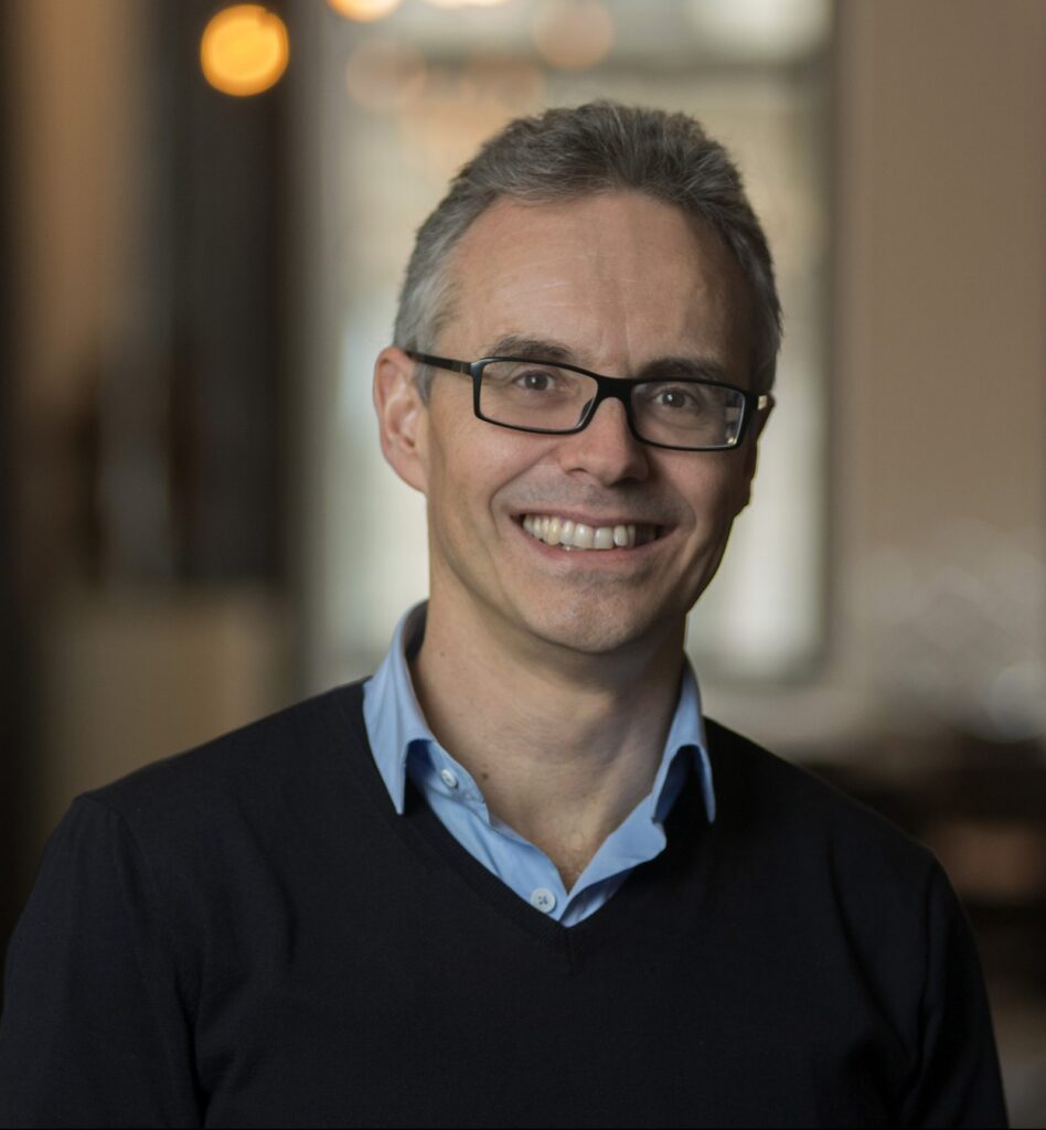 Portrait photo of Angel Rubio