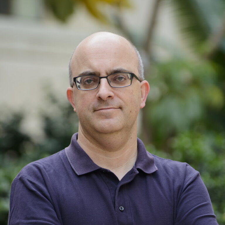 Portrait photo of Elad Schneidman