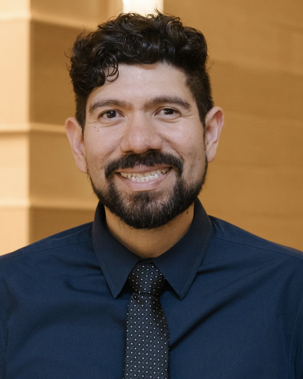 Saul Villeda headshot.