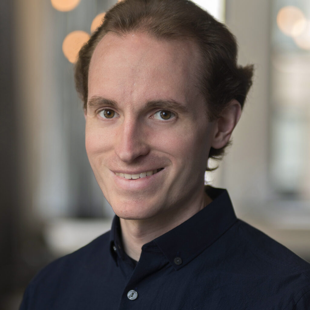 Portrait photo of Dylan Simon