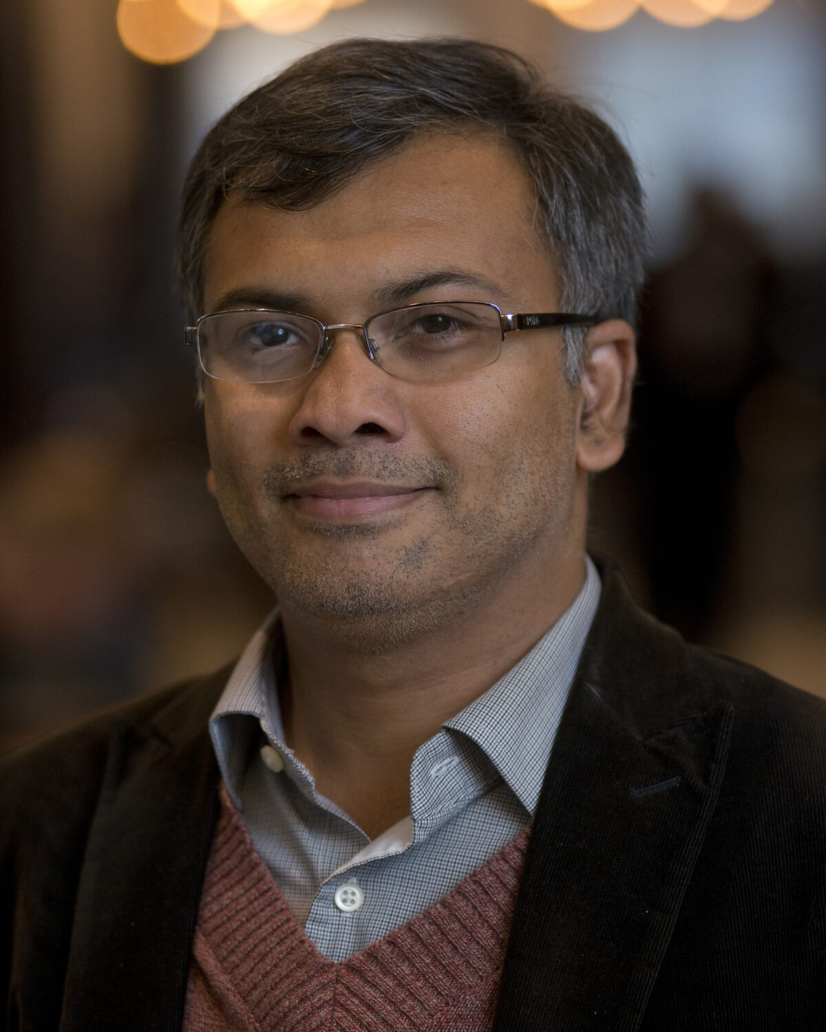 Portrait photo of Kannan Soundararajan