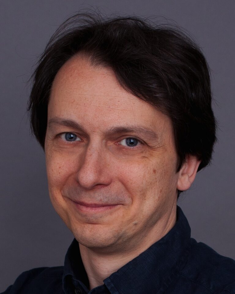 Portrait photo of Stefano Fusi