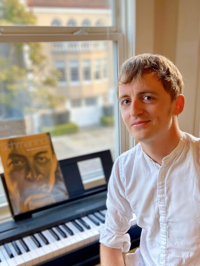 Sylvain Carpentier in front of a keyboard