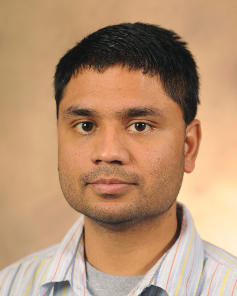 Portrait photo of Kartik Temburnikar